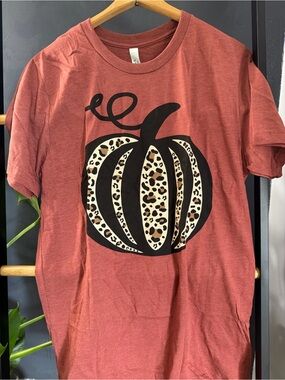 Bella Canvas Pumpkin Graphic Tee Womens Medium Leopard Print Fall Halloween NWOT